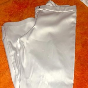 NWT Cache’ Women White polyester pants.